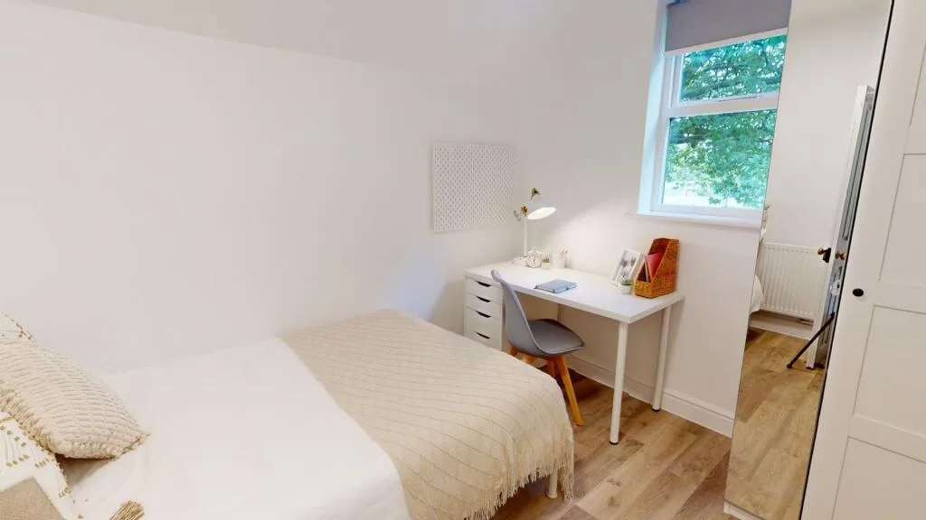 6 bedroom house for rent