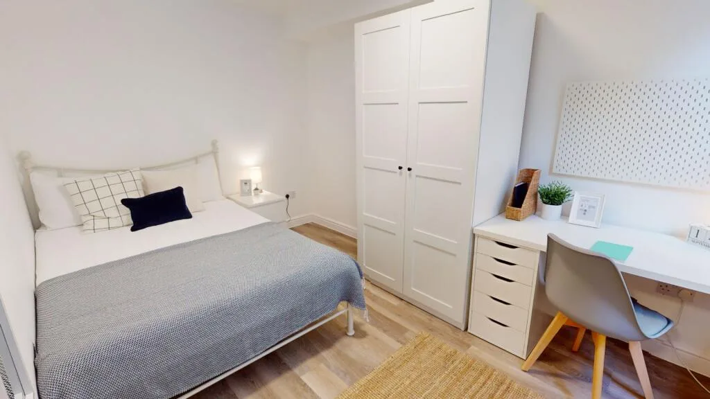 6 bedroom house for rent