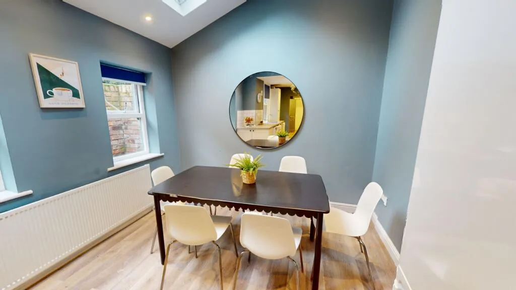 6 bedroom house for rent