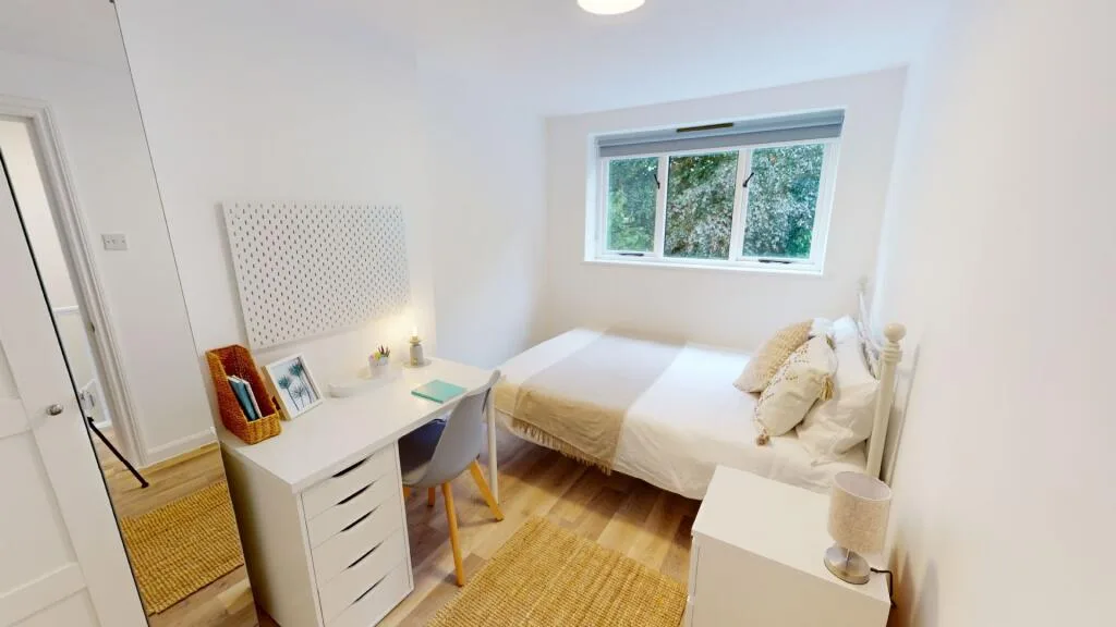 6 bedroom house for rent