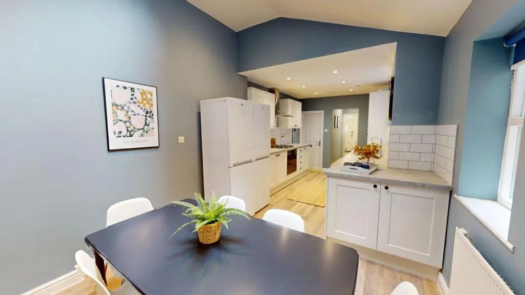 6 bedroom house for rent