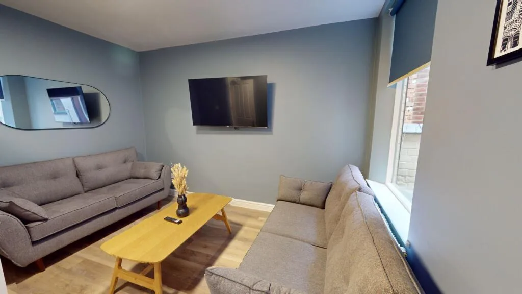 6 bedroom house for rent