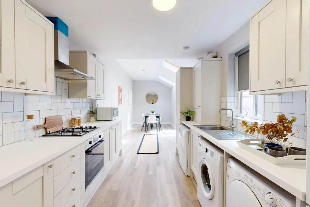 6 bedroom house for rent