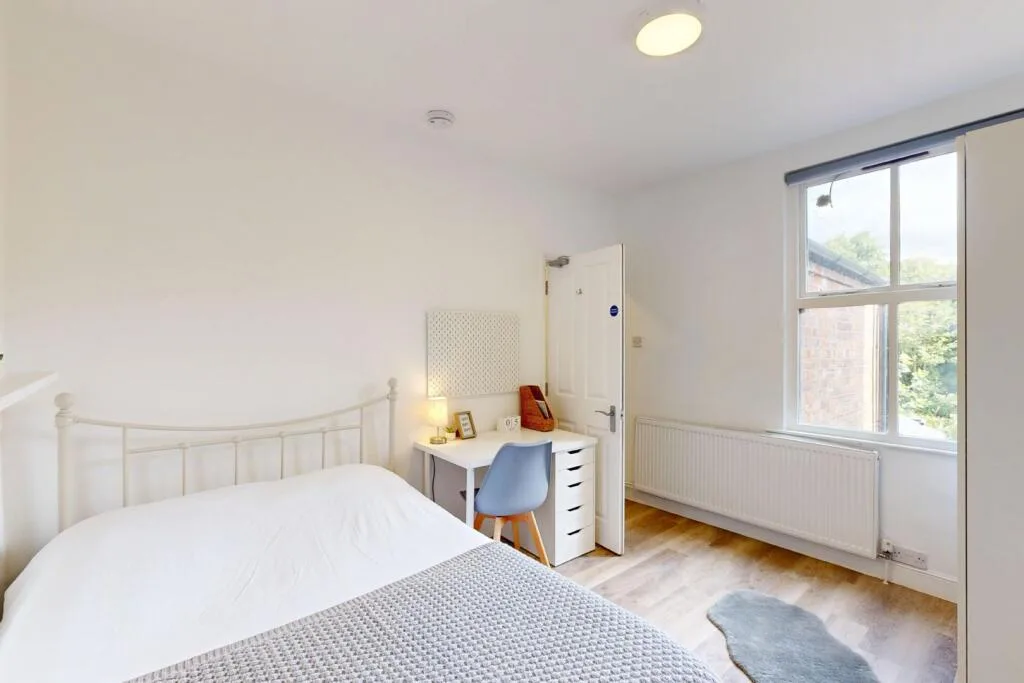 6 bedroom house for rent