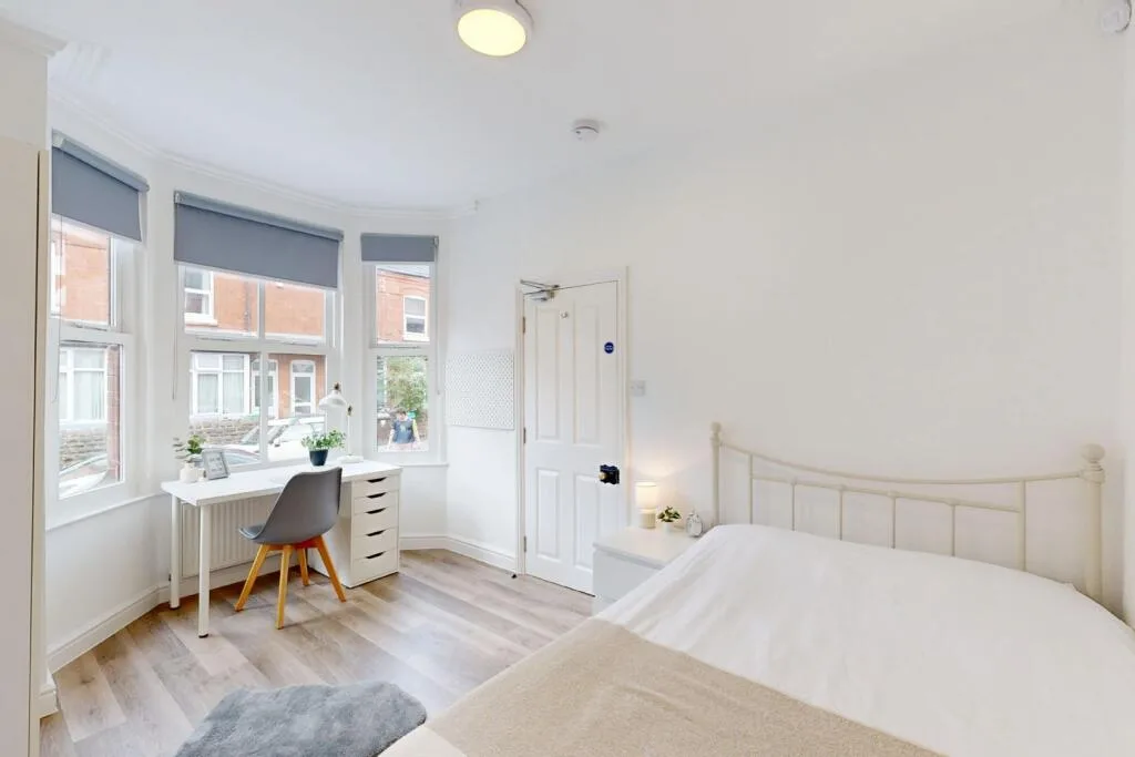 6 bedroom house for rent