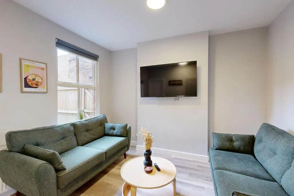6 bedroom house for rent
