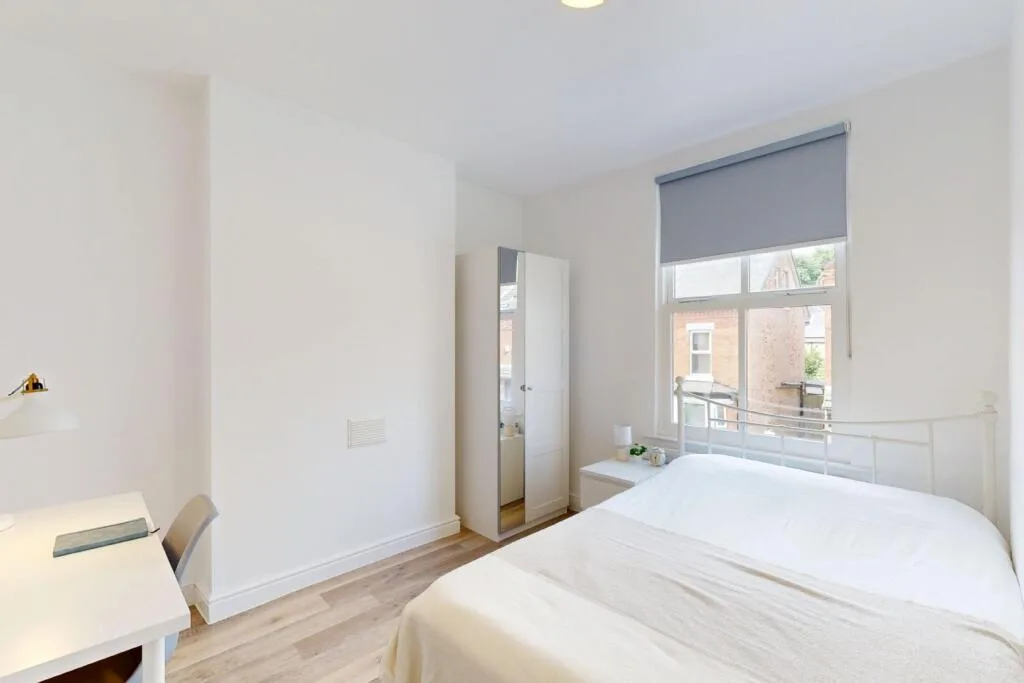 6 bedroom house for rent