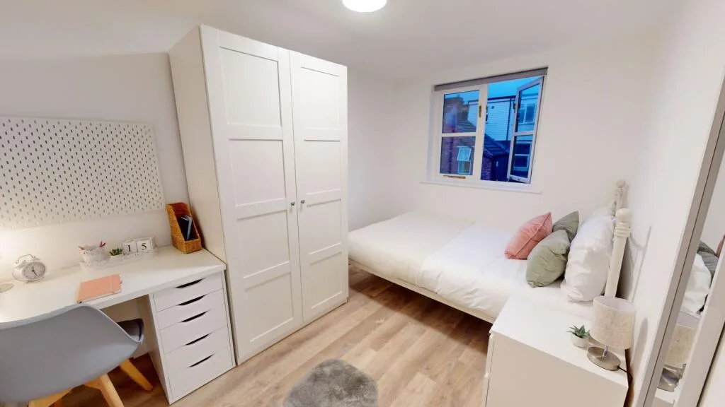 6 bedroom house for rent