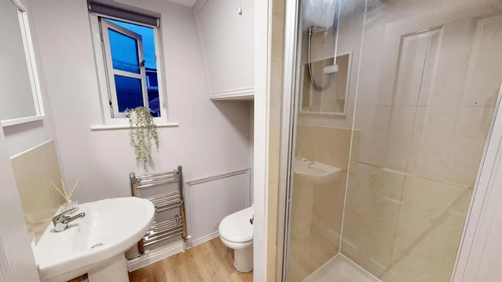 6 bedroom house for rent