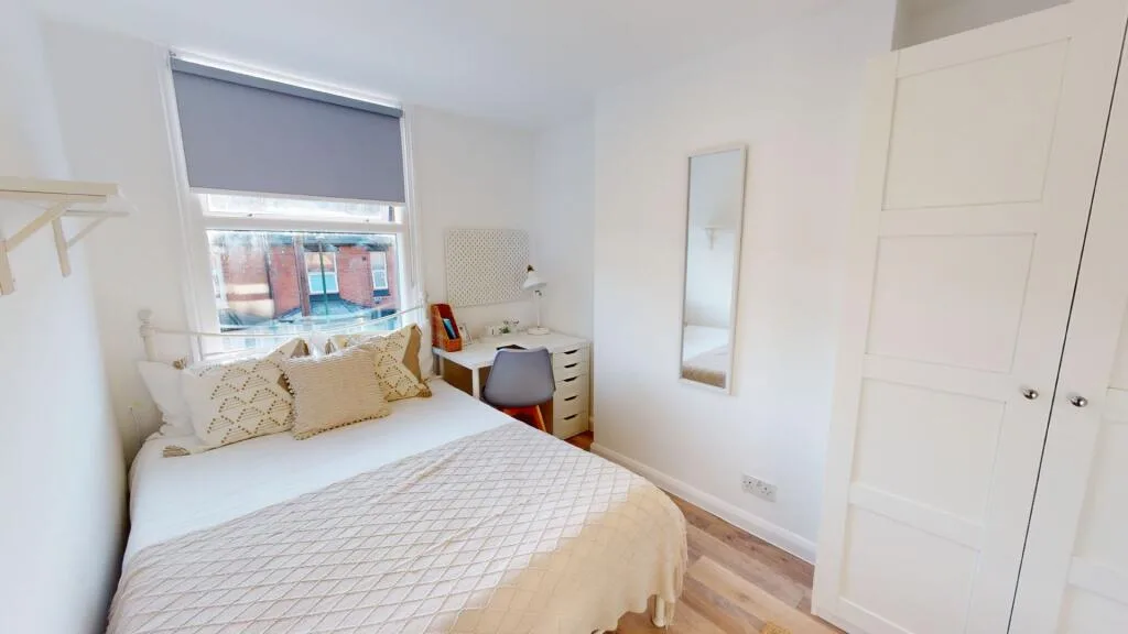 6 bedroom house for rent