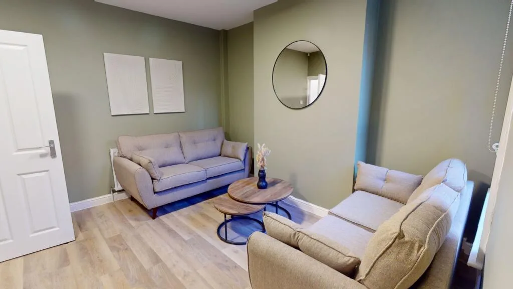 6 bedroom house for rent