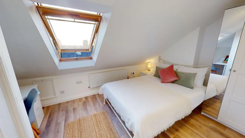 6 bedroom house for rent