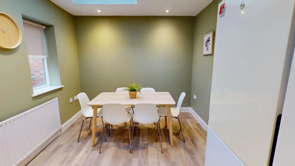 6 bedroom house for rent