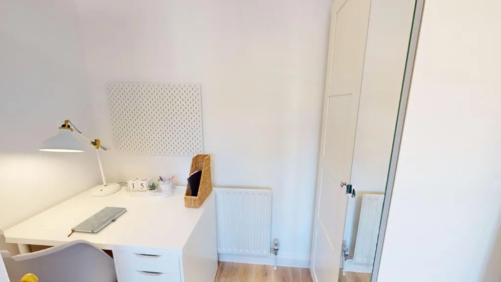 6 bedroom house for rent