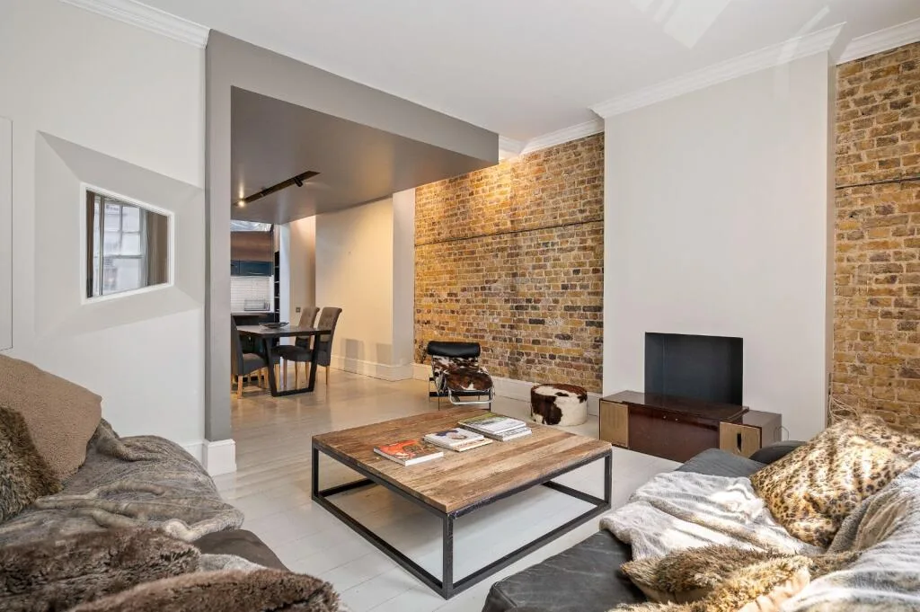 3 bedroom maisonette for rent