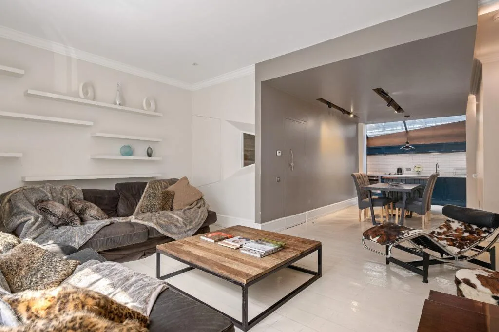 3 bedroom maisonette for rent