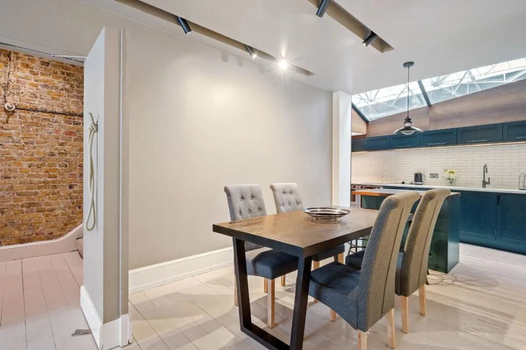 3 bedroom maisonette for rent