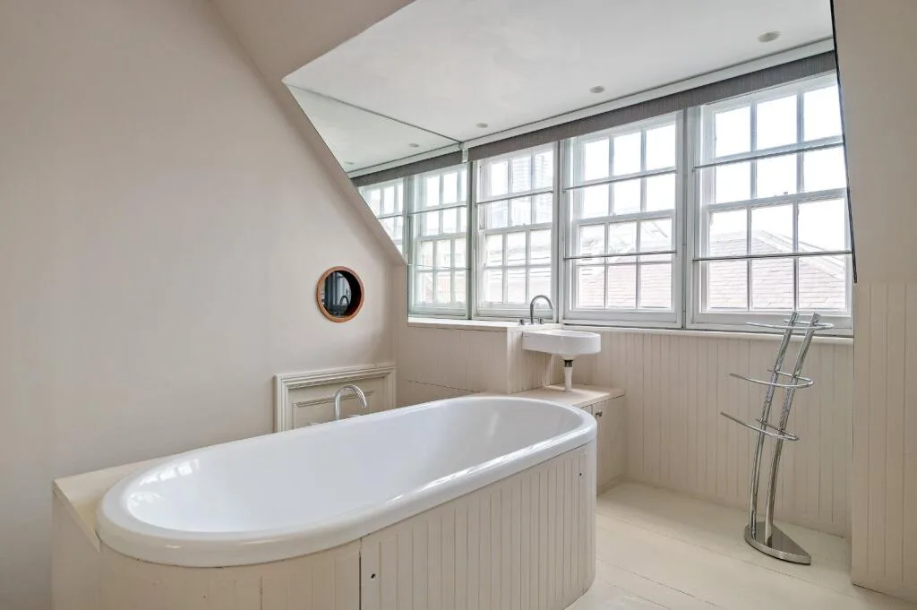 3 bedroom maisonette for rent