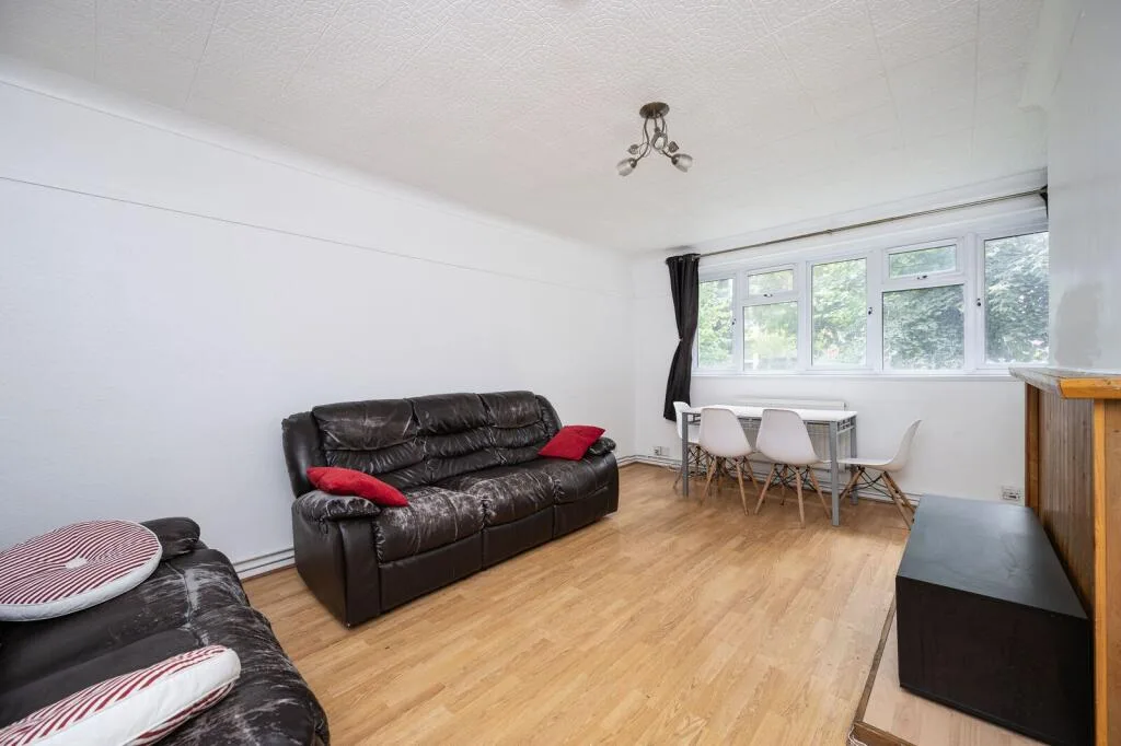 4 bedroom flat for rent