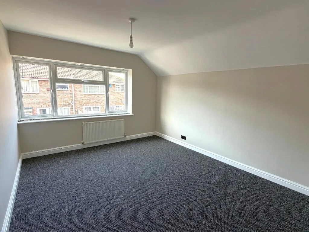 4 bedroom semi-detached house for rent