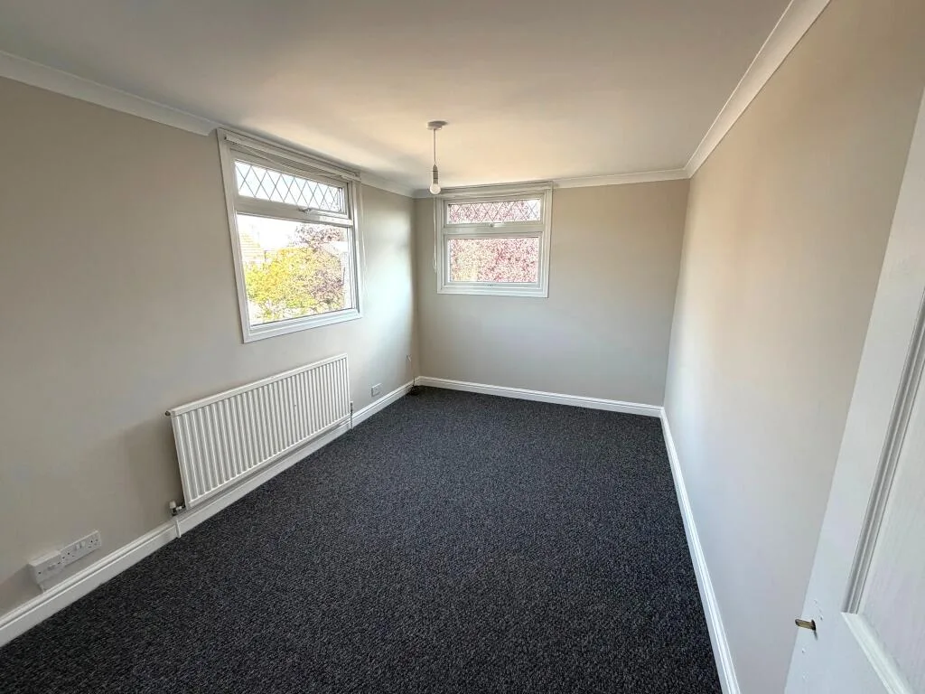 4 bedroom semi-detached house for rent
