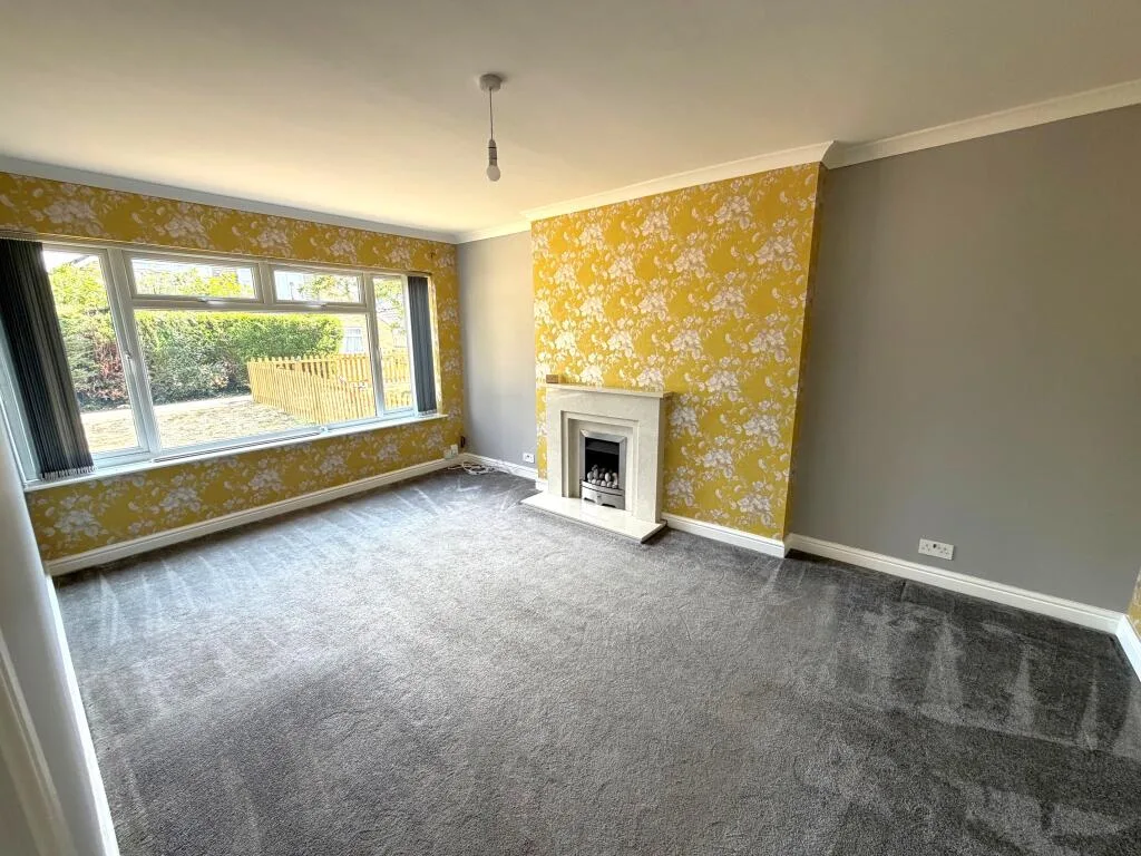 4 bedroom semi-detached house for rent