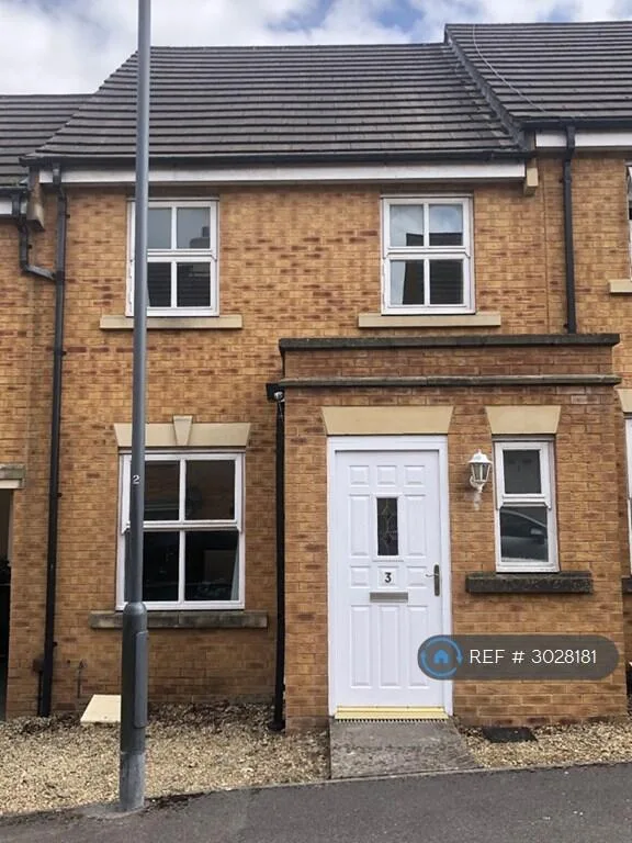 3 bedroom end of terrace house for rent