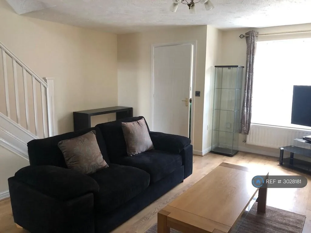 3 bedroom end of terrace house for rent