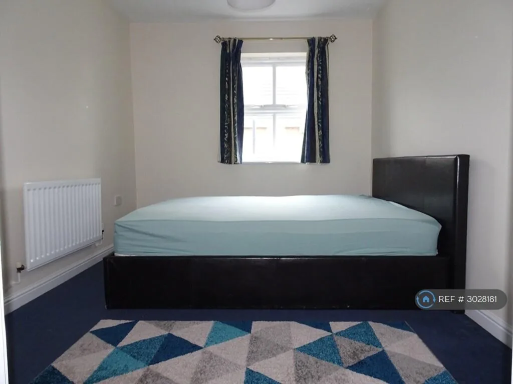 3 bedroom end of terrace house for rent