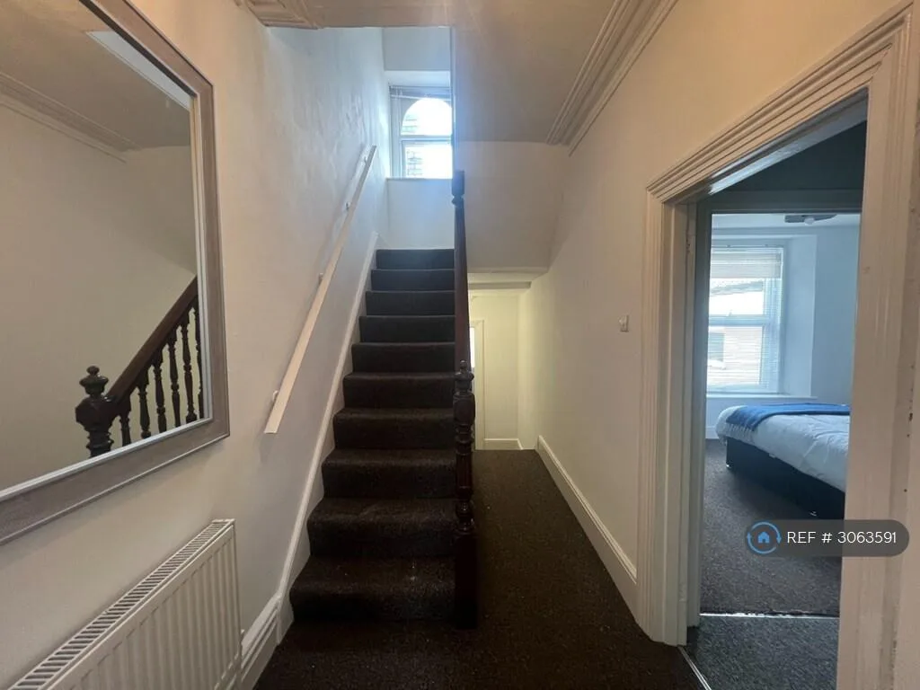 4 bedroom maisonette for rent