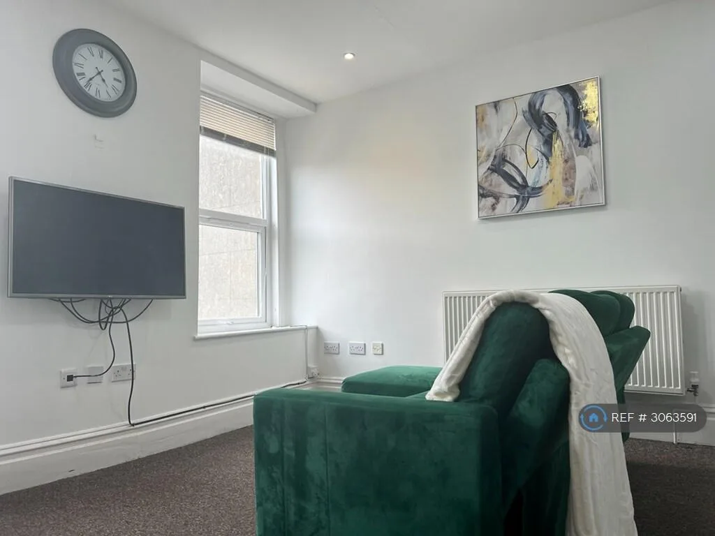 4 bedroom maisonette for rent