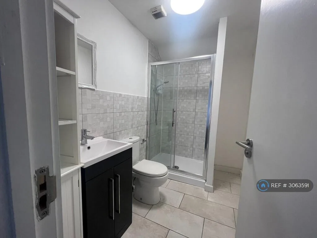 4 bedroom maisonette for rent