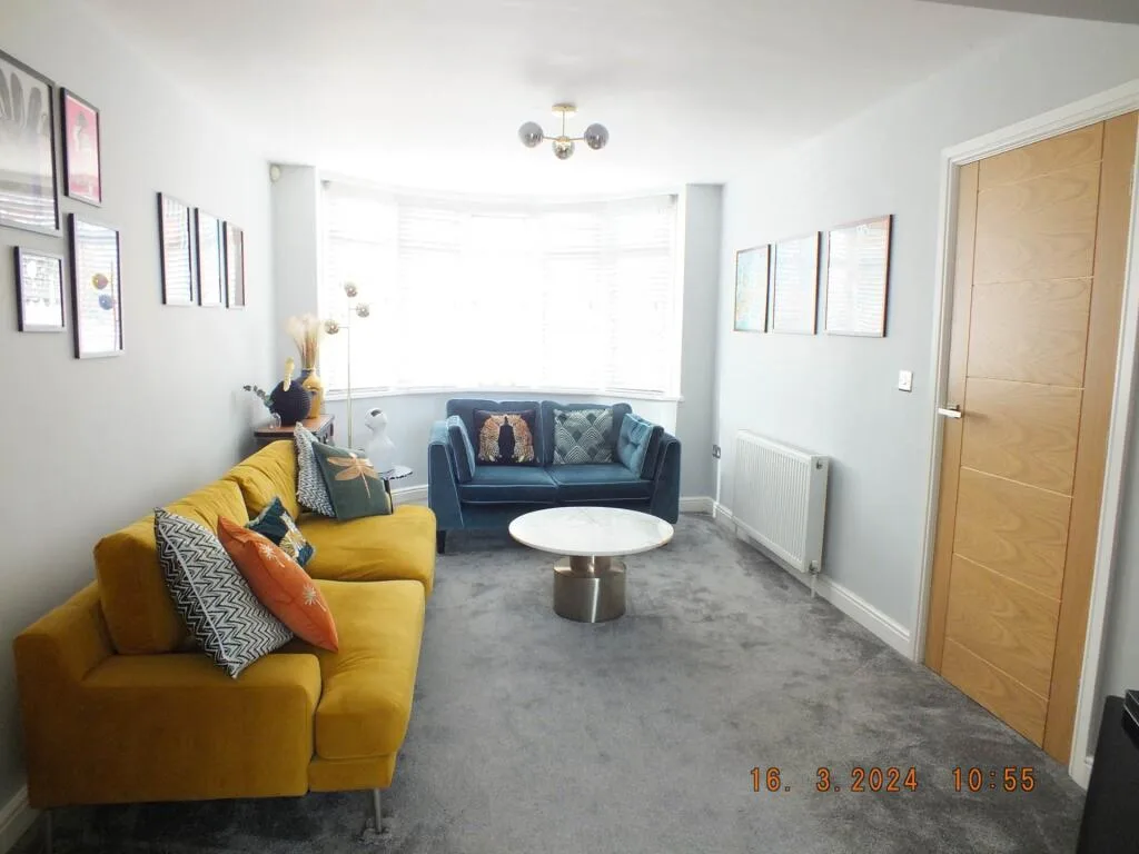 3 bedroom semi-detached house for rent