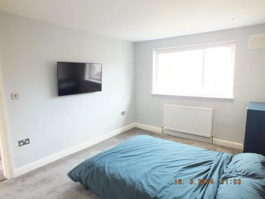 3 bedroom semi-detached house for rent