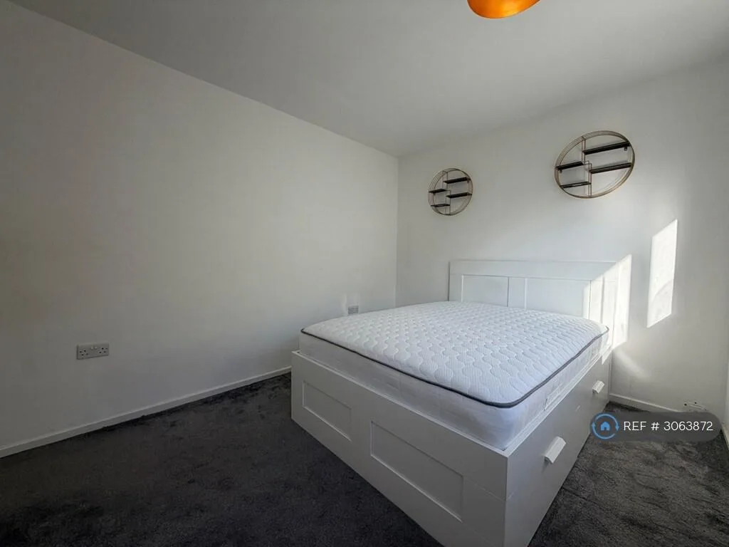 3 bedroom flat for rent