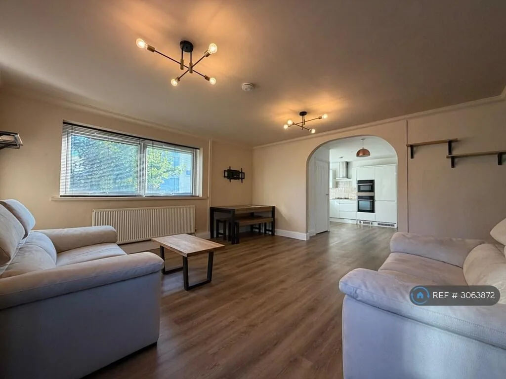 3 bedroom flat for rent