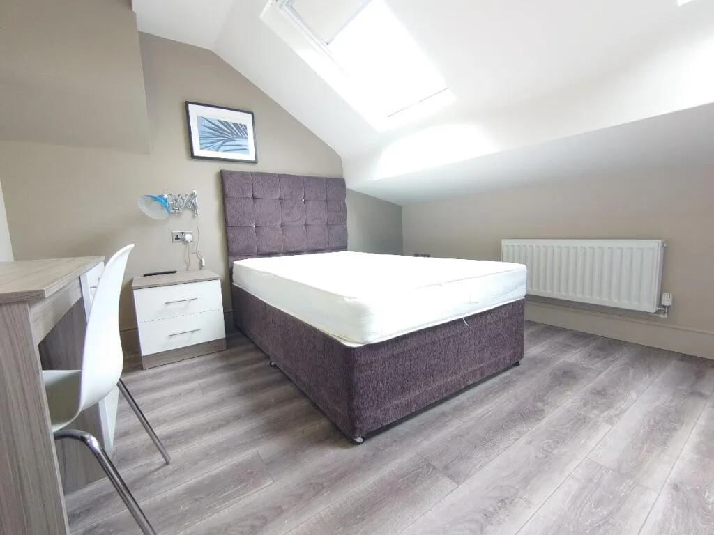 6 bedroom terraced house for rent