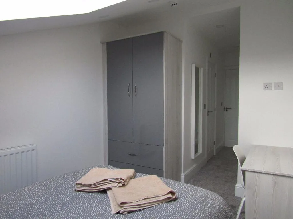6 bedroom terraced house for rent