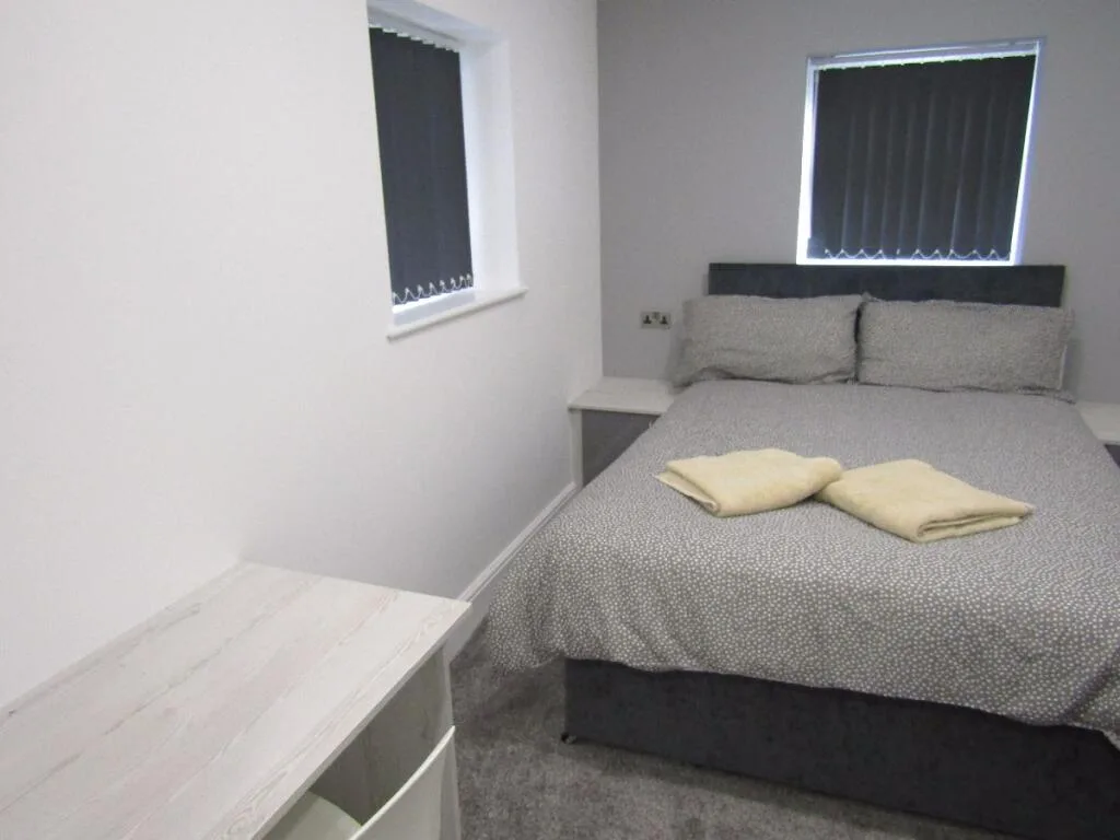 6 bedroom terraced house for rent