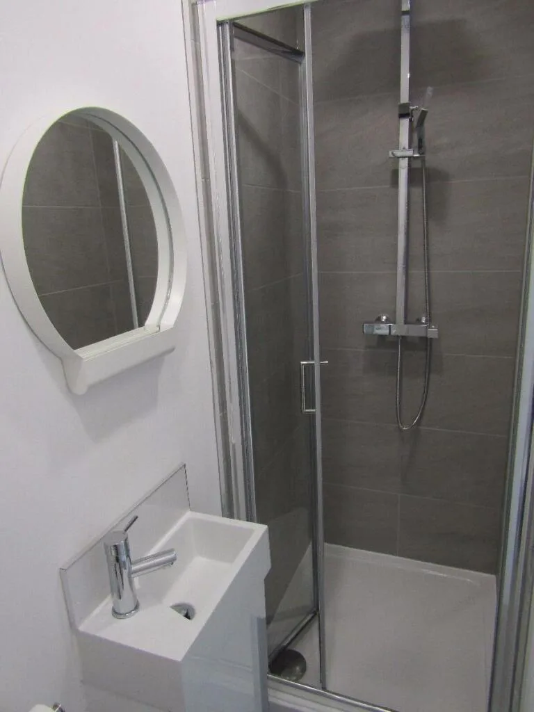 6 bedroom terraced house for rent