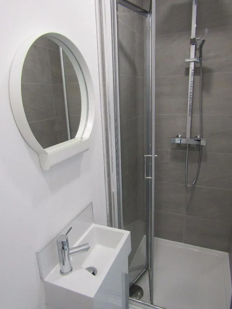 6 bedroom terraced house for rent