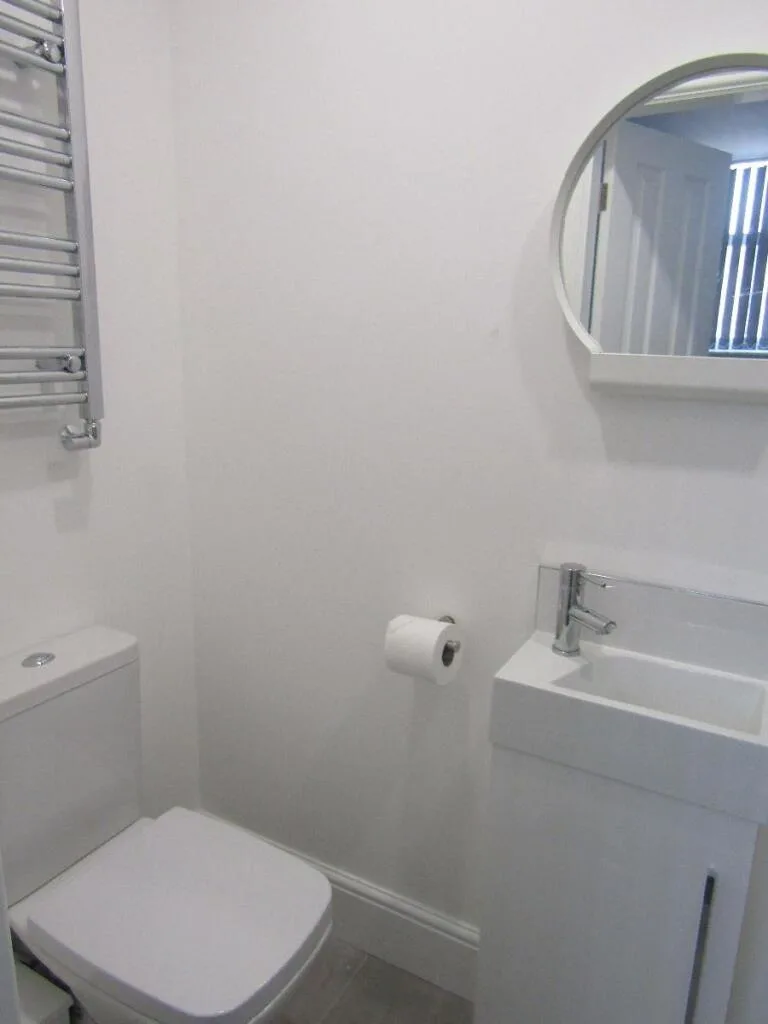 6 bedroom terraced house for rent