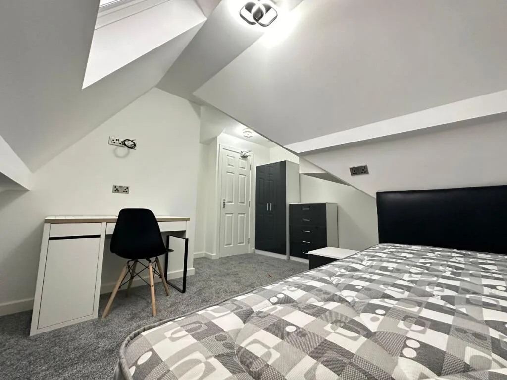 6 bedroom terraced house for rent