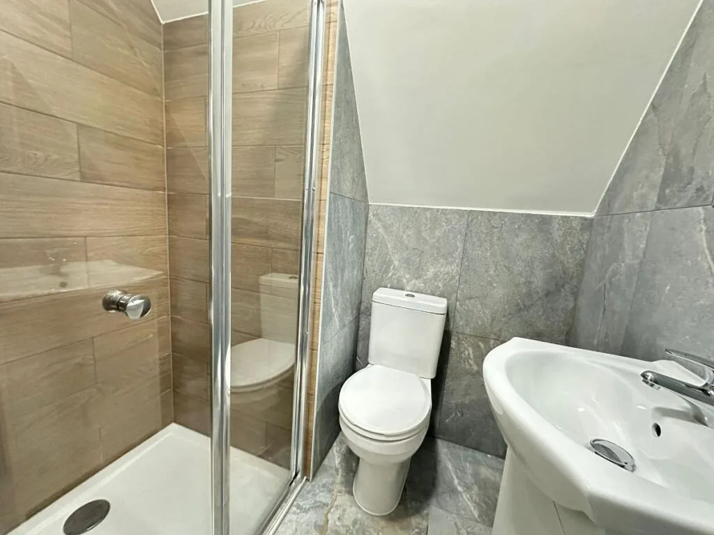 6 bedroom terraced house for rent
