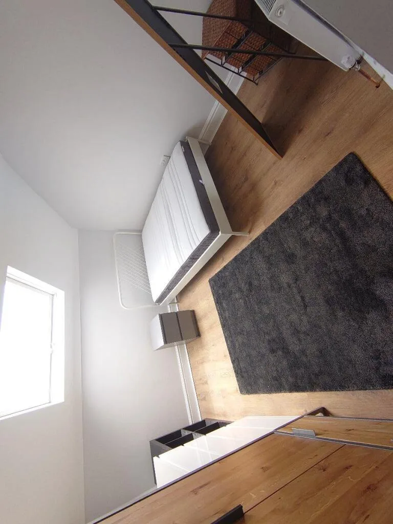 6 bedroom terraced house for rent