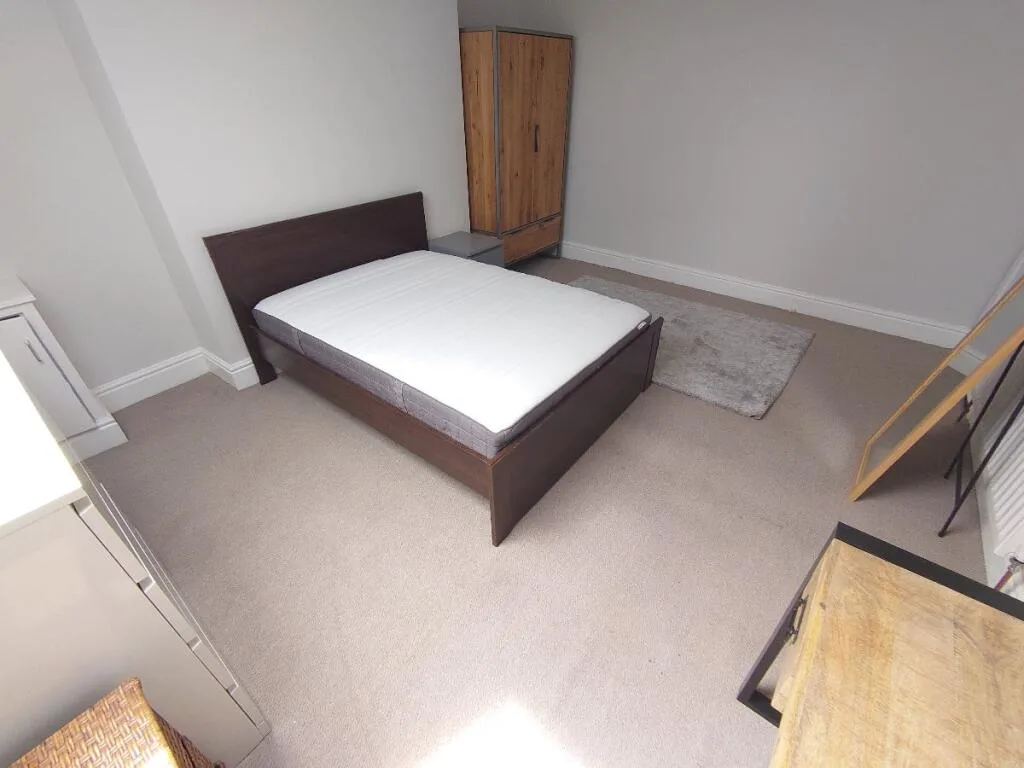 6 bedroom terraced house for rent