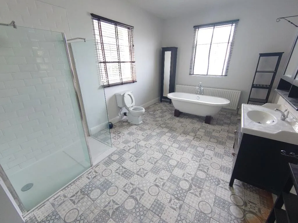 6 bedroom terraced house for rent
