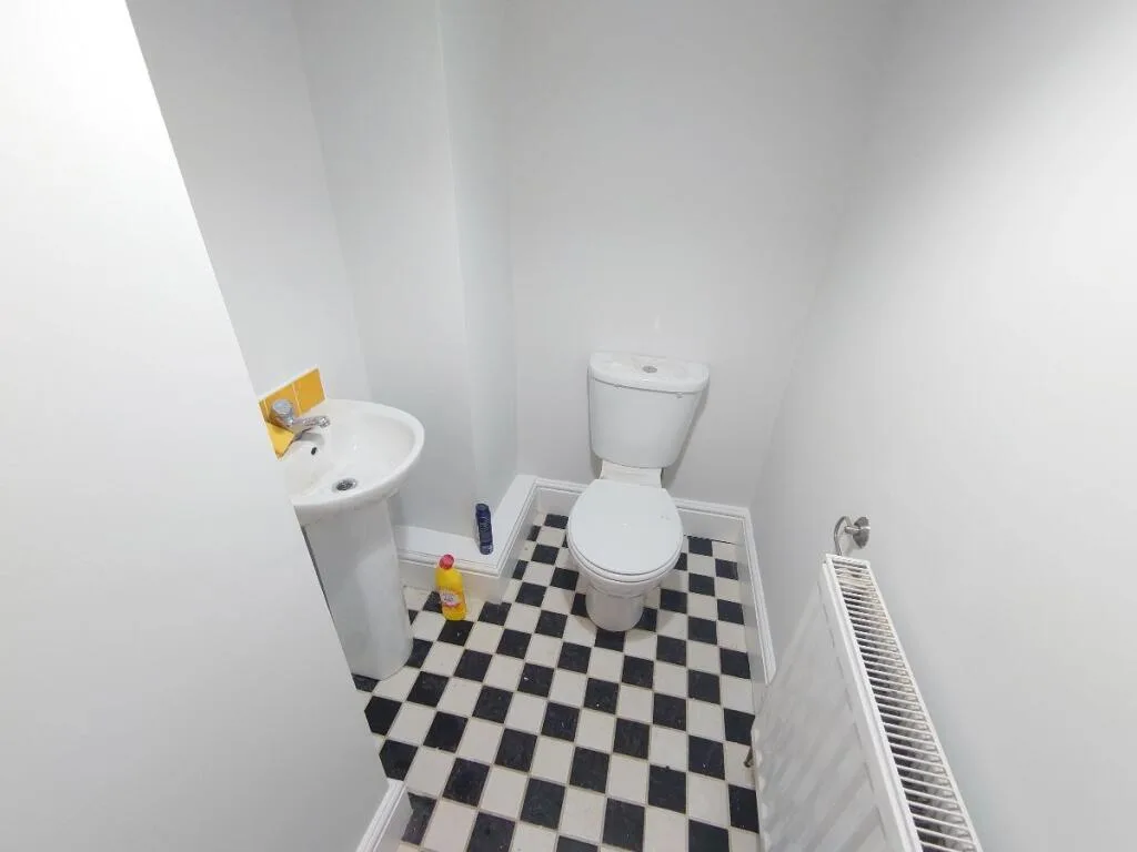 6 bedroom terraced house for rent