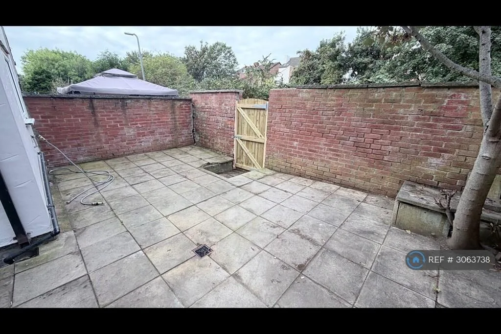 4 bedroom terraced house for rent