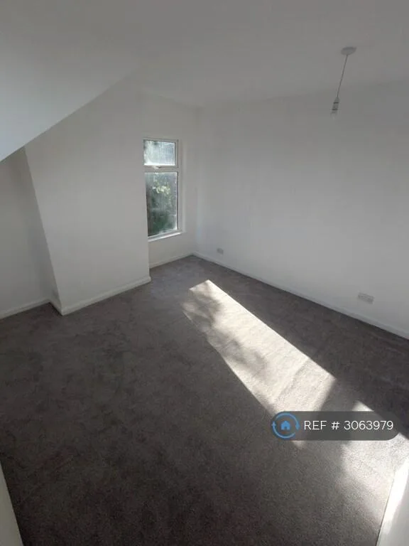 2 bedroom end of terrace house for rent